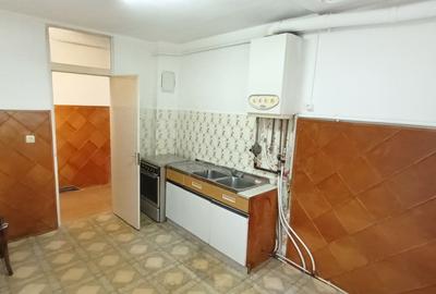 Apartament de 3 camere , 67.5 mp, Parter inalt/4,  str. Lunii- Zorilor - 6