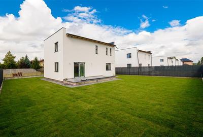 Design minimalist, rafinament maxim – Casa ta moderna in Sanpetru - 1