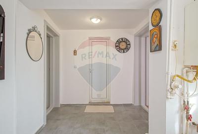 CASĂ INDIVIDUALĂ ÎN SCHEI    STRADA PIATRA MARE - 5
