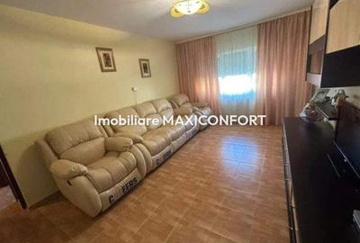 Vanzare apartament 3 camere, zona Buzaului -Imobiliare Maxiconfort - 1