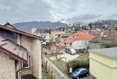 VILA  SPATIOASA IN CENTRUL VECHI - 1