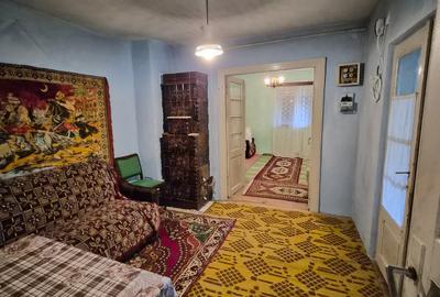 Casă individuală cu 3 camere în Rahova