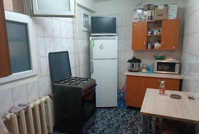 Inchiriez apartament doua camere Eroii Revolutiei - 6