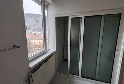Apartament 3 camere pozitie deosebita zona Colinei - 11