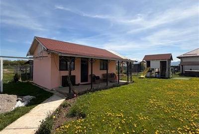 Teren 1000mp + casa vacanta, apa si curent, cartier in dezvoltare, Sanpetru-Bod - 1