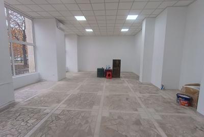 Spațiu comercial, de 118 mp, în P-ța Unirii