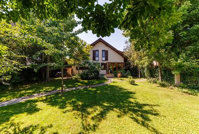 Locuiește lângă pădure, dar cu toate facilitățile la îndemână - 33