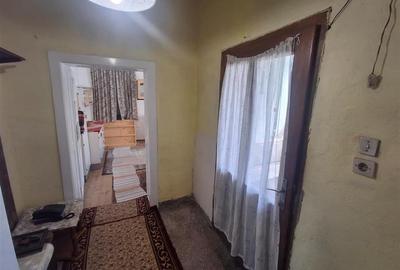 Apartament la casa 2 camere pivnita  100mp gradina zona Lazaret - 6