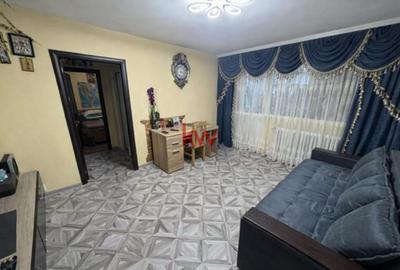 Apartament cu 2 camere semidecomandate in Pod de Piatra, et.1 - 2