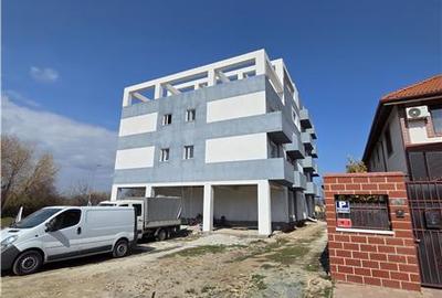 Spatiu Comercial Parter si Curte - in Constructie - 4
