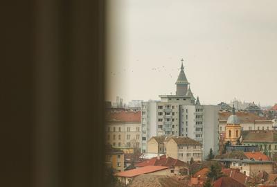 Apartament cu 2 camere decomandat în Take Ionescu