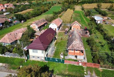 Casă cu 2 camere și teren generos | Roteni | 69.000 € - 9