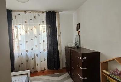 Apartament cu 2 camere decomandat, mobilat în Dacia