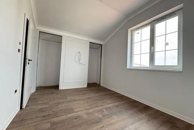 Duplex despartit prin camera tehnica - 4 camere Toate Utilitatile - 10