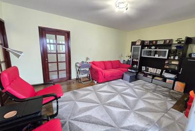 Apartament cu 3 camere decomandat, mobilat în Tătărași