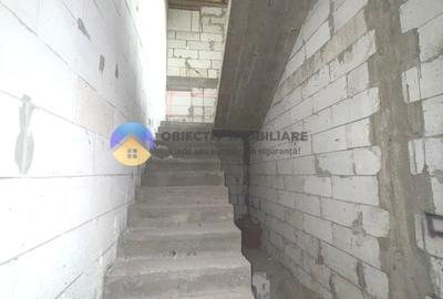 Casa + teren de vânzare – Comuna Girov - 13