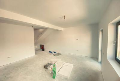 Duplex cu 4 camere si mansarda. Curte 250 mp. Comision 0 - 11