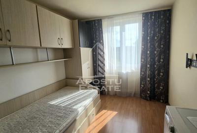 Garsoniera la etaj intermediar, situata in zona Take Ionescu - 1