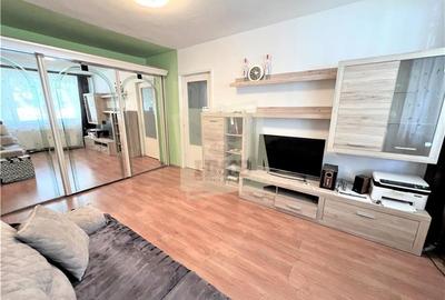 Apartament cu 2 camere semidecomandat, mobilat în Mihai Viteazul