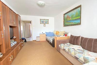 Apartament Zona Zorilor Decomandat - etaj 3/4 - 2