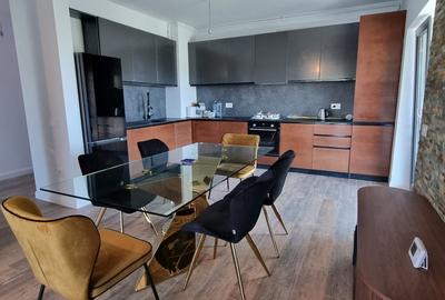 Apartament cu 4 camere decomandat în Băneasa