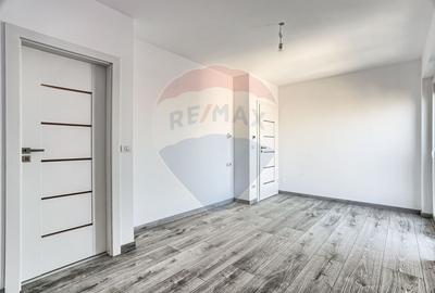 Apartament 3 camere COMPLEX ADORA PARK cu loc de parcare - 11