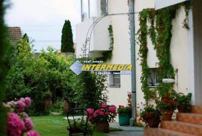 Casa superba de vanzare cu 8 camere in Alba Iulia zona Centrala - 13