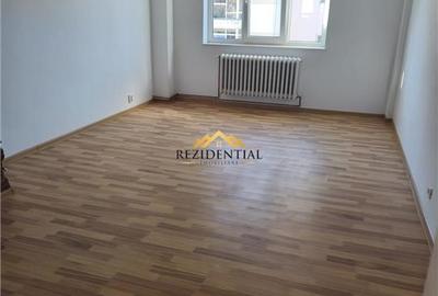 APARTAMENT 3 CAMERE - CENTRAL - 4
