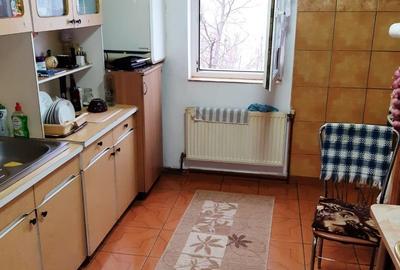 3 camere decomandat vedere pe 2 parti CENTRALA zona Dambovita - 1