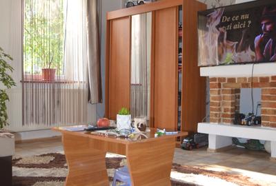 Azuga-Apartament cu trei camere la parter - 8