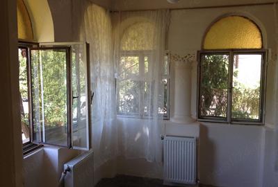 Apartament în Vilă Domenii-Cașin | 3 Camere, Curte 250mp & 4 Locuri Parcare - 2