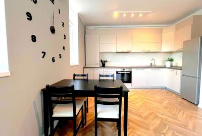 Apartament de inchiriat -2 camere + parcare - 4