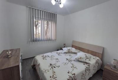 Apartament cu 3 camere semidecomandat în Mihai Viteazul
