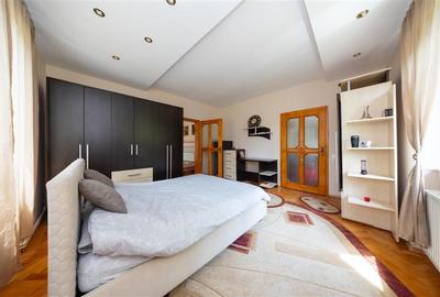 Vanzare apartament 3 camere in Vila pe Drumul de Poiana - 24