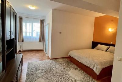 Garsonieră decomandată, mobilată în 1 Decembrie 1918