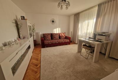 Zona Aradului bloc izolat termic, foarte bine impartit, pe doua parti, mobilat - 1