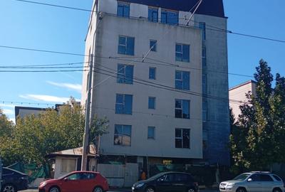 Vând bloc locuințe colective la roșu, stradal – Șos. Chitilei- 1.099.000 Euro - 1