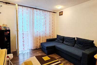 Apartament cu 3 camere semidecomandat, mobilat în Dărmănești