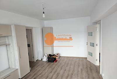 Apartament cu 3 camere semidecomandat în Drumul Taberei