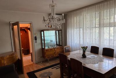 Se vinde un apartament de 3 camere in zona Obor, pe strada Masina de Paine - 15