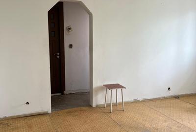 Apartament 3 camere semidecomandat, Valea Călugărească – de renovat - 4