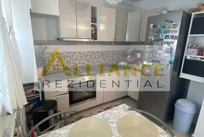 Apartament cu 3 camere decomandat, mobilat în Metalurgiei