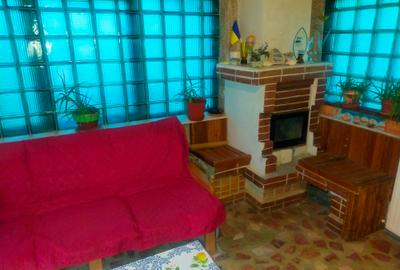 Central : Apartament in vila , etaj 2 cu terasa , atipic, mobilat ,stil rustic - 1