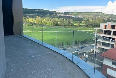 Apartament cu 3 camere semidecomandat în Florești