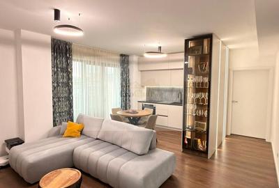 Apartament cu 4 camere semidecomandat, mobilat în Semicentral
