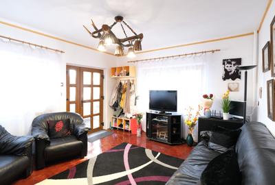 Vanzare casa D+P+1+pod si 519 mp teren in Piatra Neamt compusa din 2 apartamente - 11