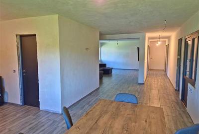 CASA PE PARTER IN BUJORENI - LINISTE, CURTE SI VEDERE SPRE VF. COZIA - 6
