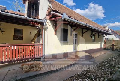 Casa de vanzare | 100 mp | 1048 mp teren | Ciugud - 1