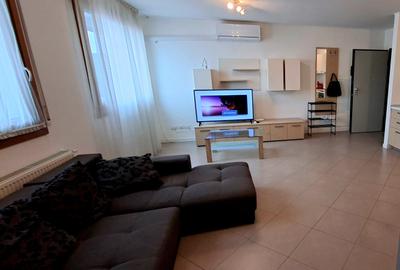 Apartament cu 2 camere semidecomandat, mobilat în Central