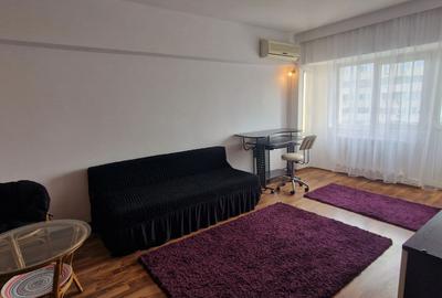 Apartament cu 2 camere decomandat în Trocadero